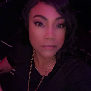 Meet your Posher, Angelia